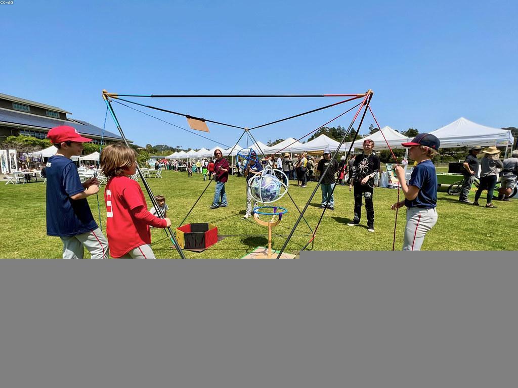 អ៉ីតចសារព័ត៌មានហ្គេមលើសហគមន៍អ្នកលេង